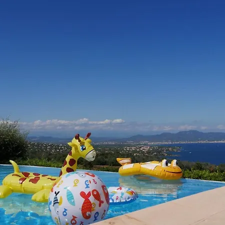 140 M2 4 Etoiles Parking Wifi - Clim - Piscine *